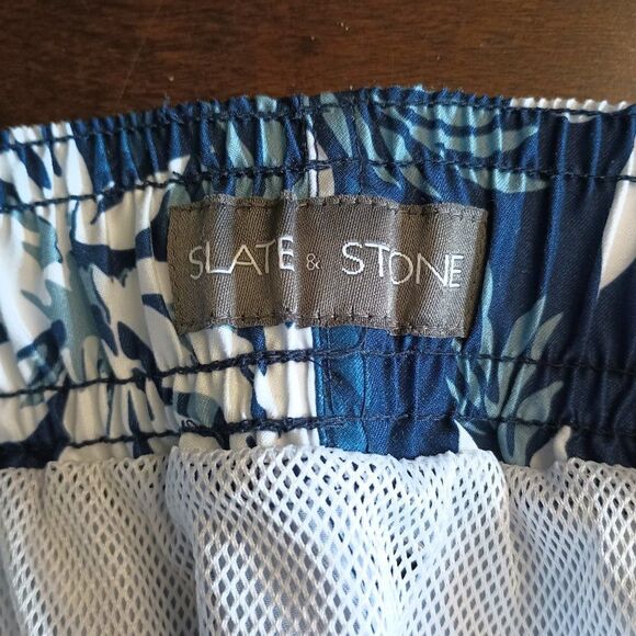 Boys Swim Trunks Hawiian  Blue Floral w/ Mesh Lining Size M Slate & Stone‎ - Picture 4 of 4